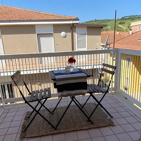 Lovely 2-bedroom 2 Min Walk From The Beach * Pineto