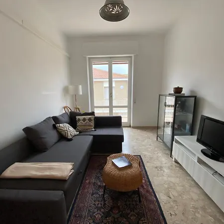 Lovely 2-bedroom 2 Min Walk From The Beach Apartment Pineto